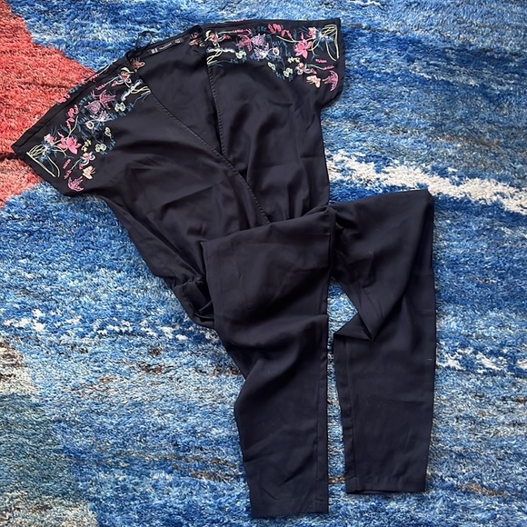 Zara embroidered jumpsuit - Picture 2 of 11